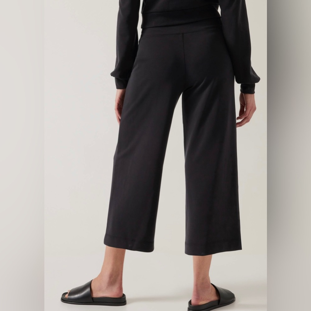Athleta Seaside Soft Cropped Pants